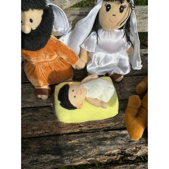 Vintage DMCP Plush Nativity Set - Picture 7 of 15